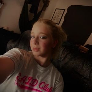 Meet your Posher, Bee